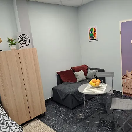 Mia's Corner Apartment *